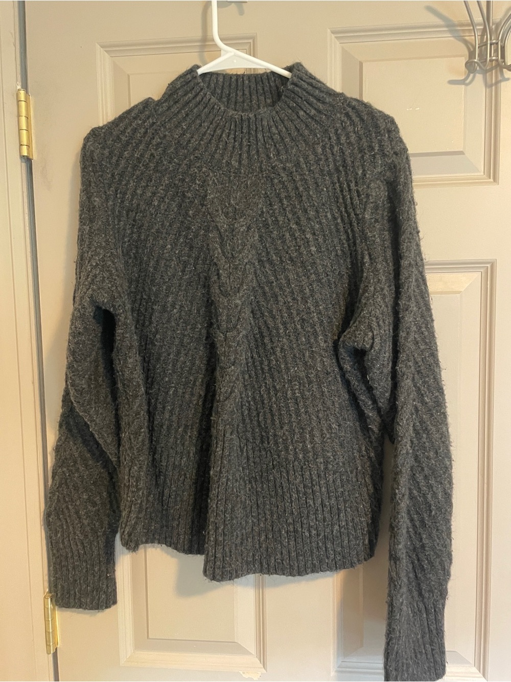 Ophelia Roe Gray Cable Knit Wide Hem Sweater